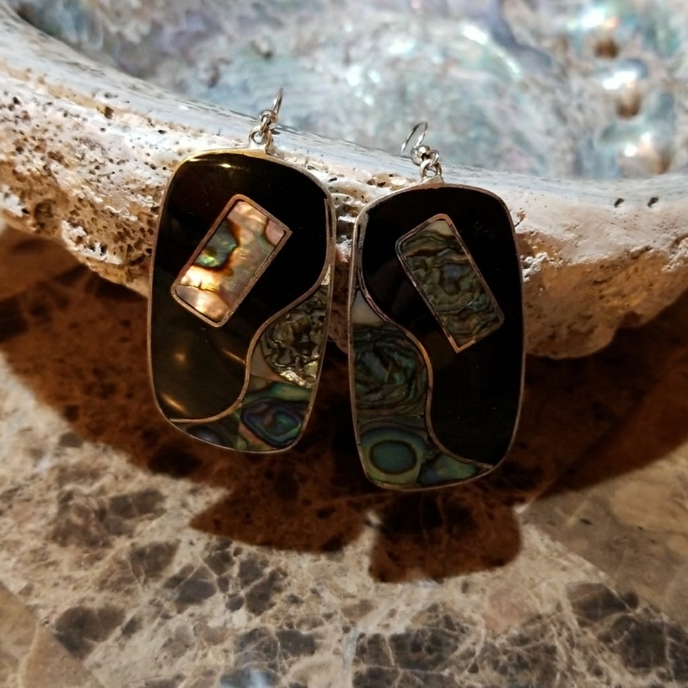 Mother pearl / onix earrings
